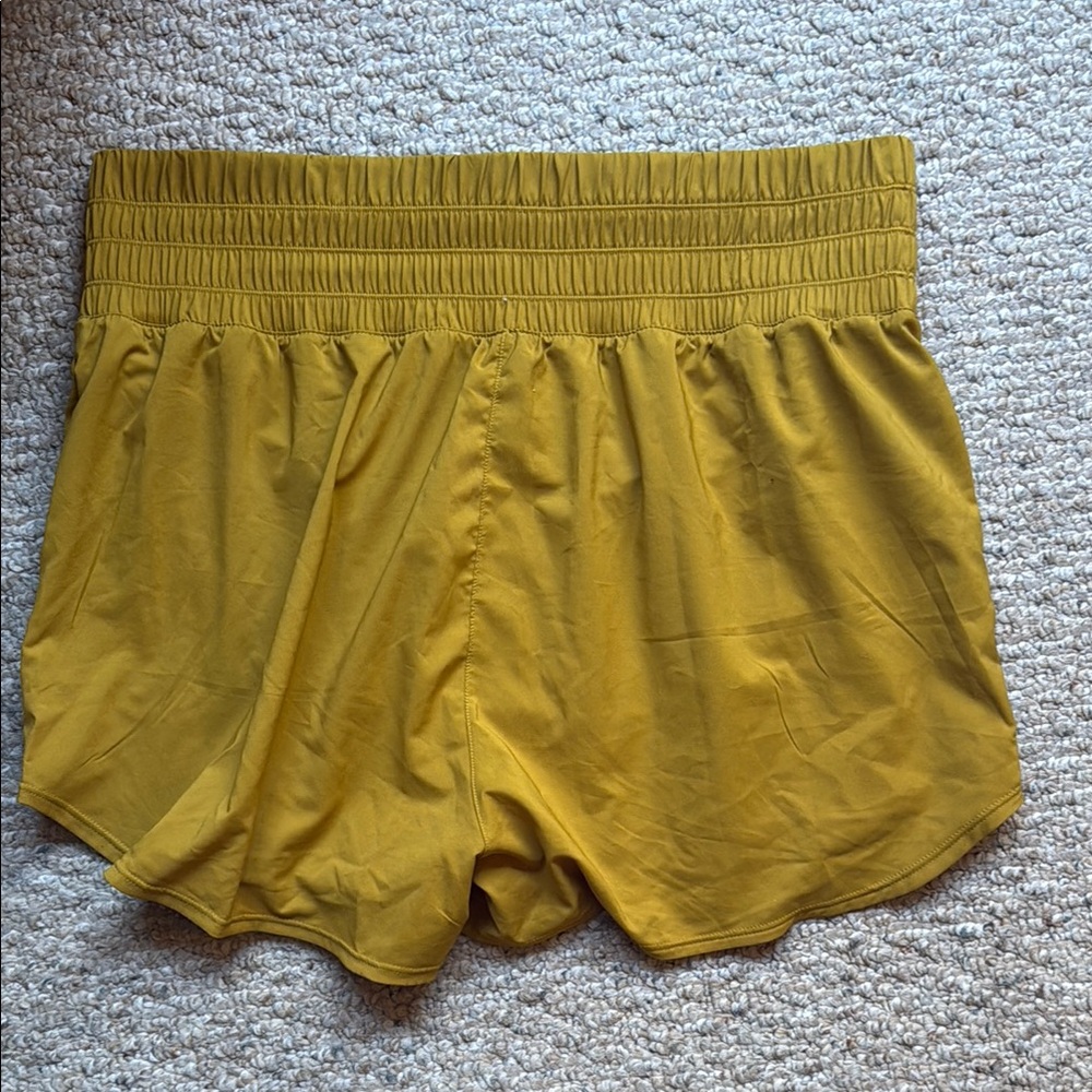 NIKE Women's Athletic Shorts Size XL - Picture 4 of 16